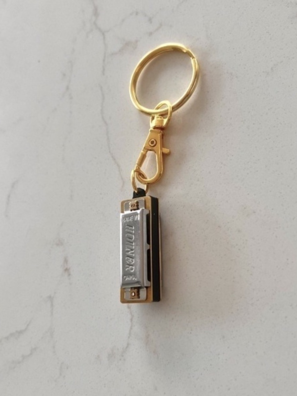 Mini harmonica Keychain - Picture 2 of 6